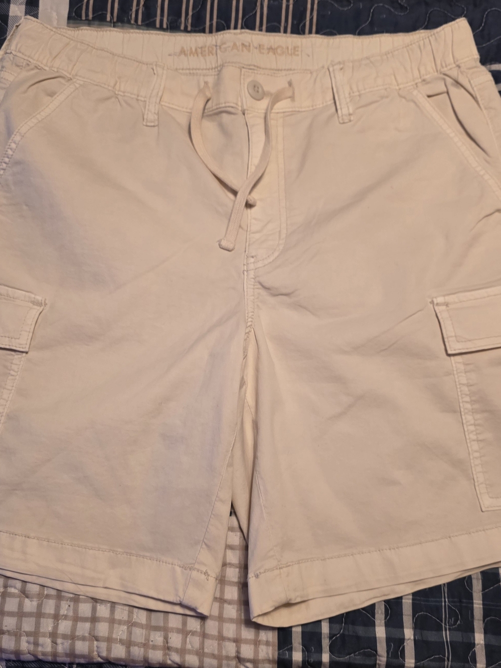 American Eagle Outfitters Women’s Sz 8 Cream Cargo Shorts with Drawstring Waist